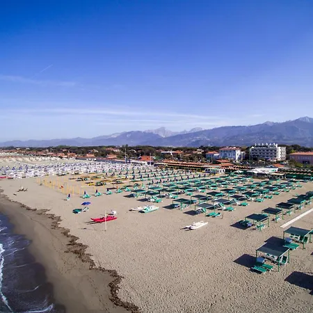 Mako - 800m From The - Happy * Viareggio