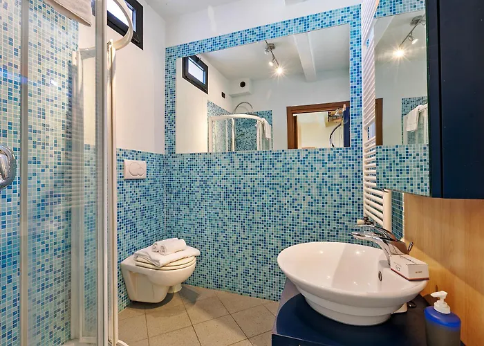 Apartment Mako - 800m From The - Happy